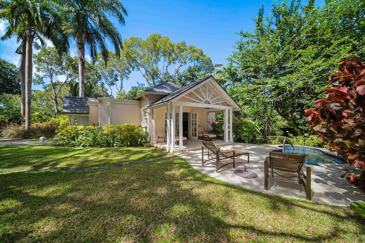 Sandalwood House villa photo.